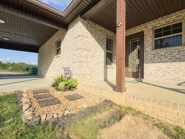 1631A Rock Bridge Rd, Bethpage, TN 37022