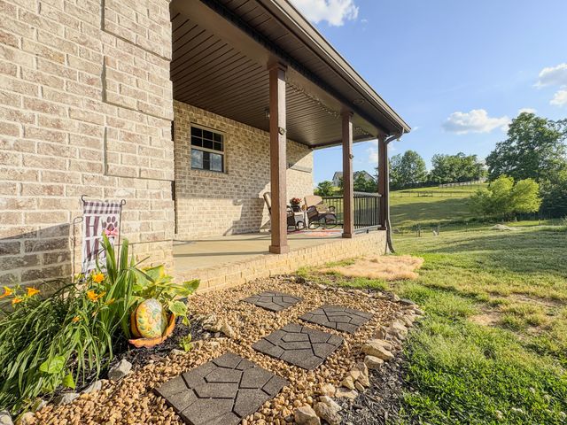 1631A Rock Bridge Rd, Bethpage, TN 37022