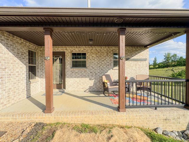 1631A Rock Bridge Rd, Bethpage, TN 37022