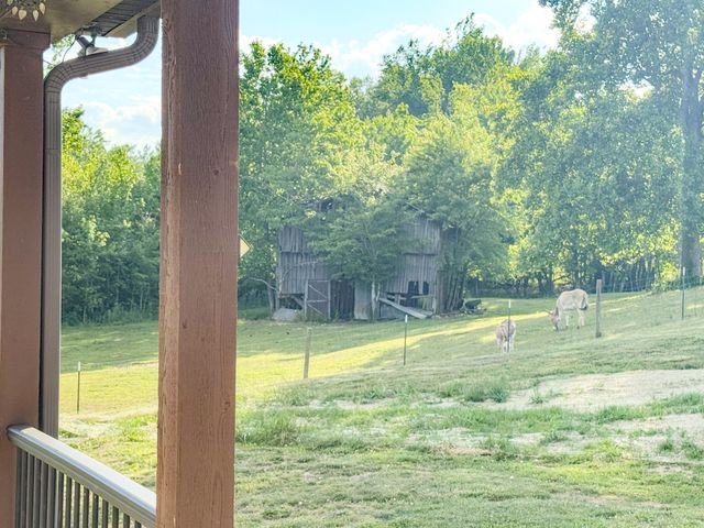 1631A Rock Bridge Rd, Bethpage, TN 37022