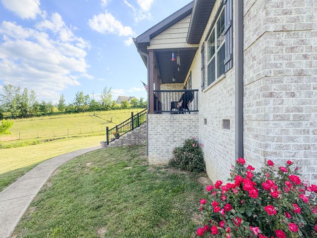 1631A Rock Bridge Rd, Bethpage, TN 37022