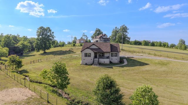 1631A Rock Bridge Rd, Bethpage, TN 37022