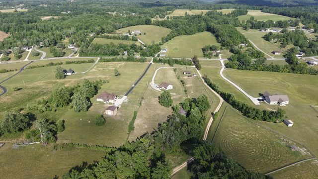 1631A Rock Bridge Rd, Bethpage, TN 37022