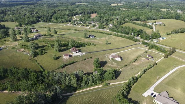 1631A Rock Bridge Rd, Bethpage, TN 37022