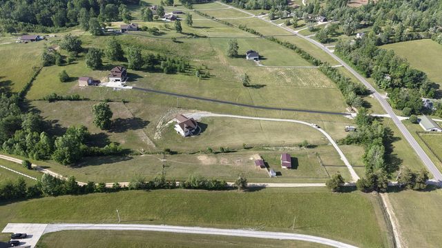 1631A Rock Bridge Rd, Bethpage, TN 37022