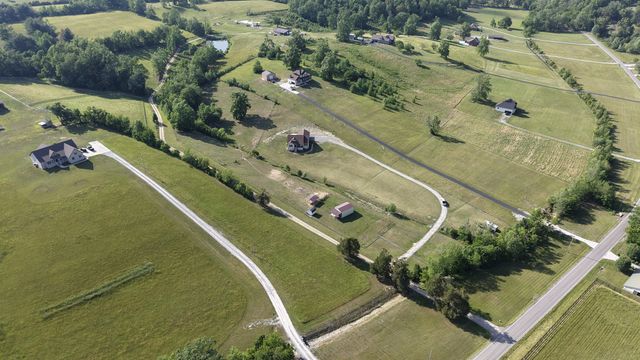 1631A Rock Bridge Rd, Bethpage, TN 37022