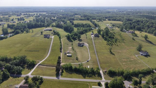 1631A Rock Bridge Rd, Bethpage, TN 37022