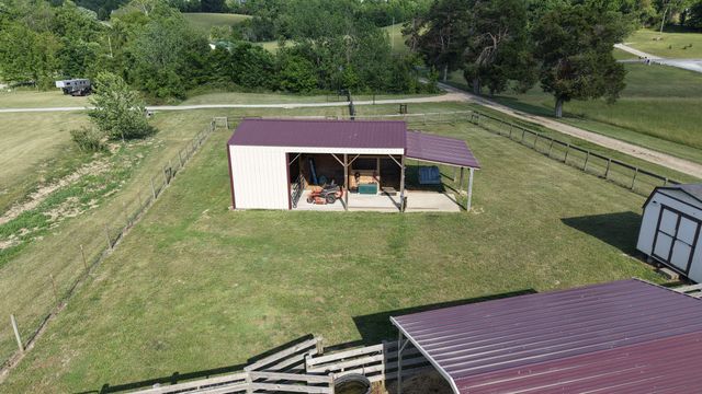 1631A Rock Bridge Rd, Bethpage, TN 37022
