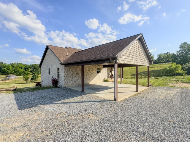 1631A Rock Bridge Rd, Bethpage, TN 37022