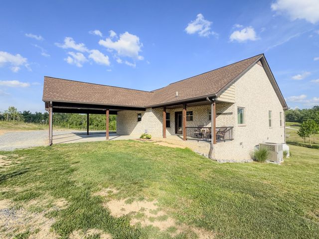 1631A Rock Bridge Rd, Bethpage, TN 37022