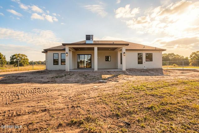 700 Rosa Blanca Drive, Socorro, TX 79927