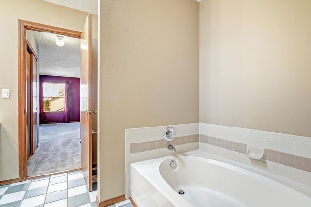 8101 SHEFFIELD Place NW, Albuquerque, NM 87120