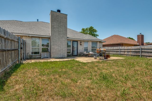 2613 Wild Grove Lane, Lancaster, TX 75146