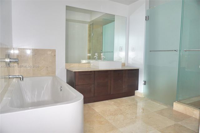 200 Sunny Isles Boulevard 21801, Sunny Isles Beach, FL 33160