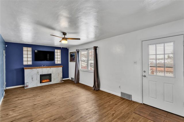 240 Wilkins Ave, E Pittsburgh, PA 15112