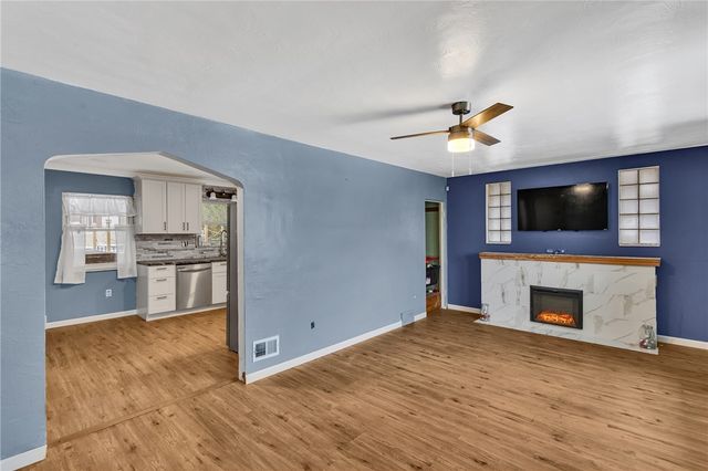 240 Wilkins Ave, E Pittsburgh, PA 15112