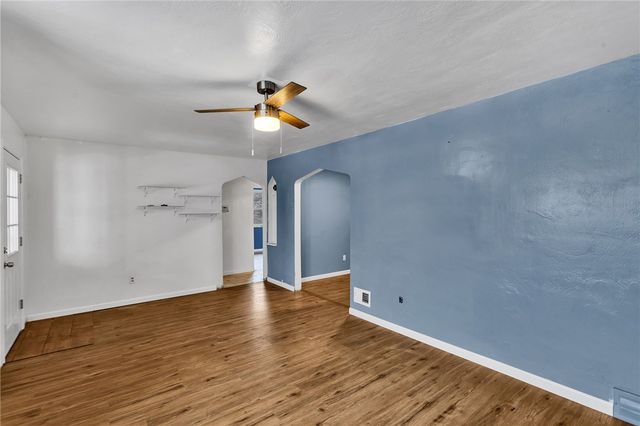 240 Wilkins Ave, E Pittsburgh, PA 15112