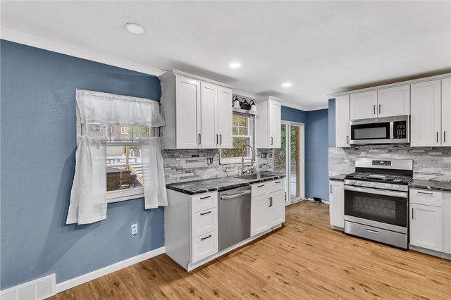 240 Wilkins Ave, E Pittsburgh, PA 15112