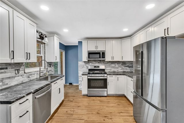 240 Wilkins Ave, E Pittsburgh, PA 15112