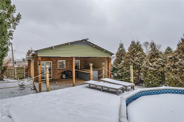 240 Wilkins Ave, E Pittsburgh, PA 15112