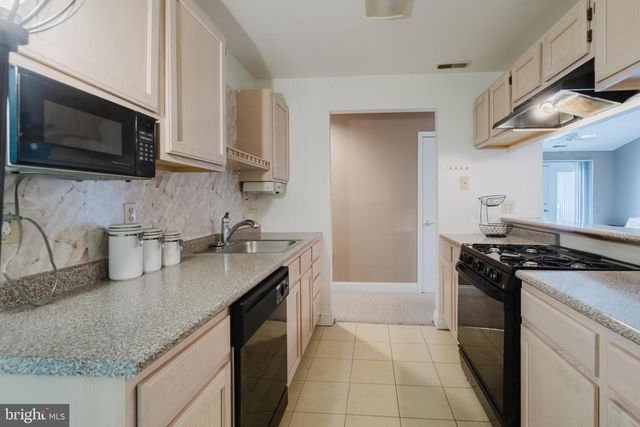2809 WATERS EDGE DR #260, Newark, DE 19702