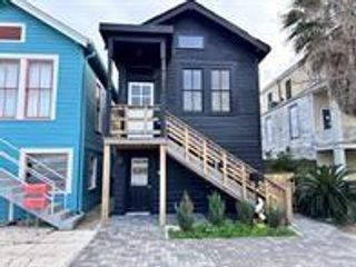 1015 Sealy Street, Galveston, TX 77550