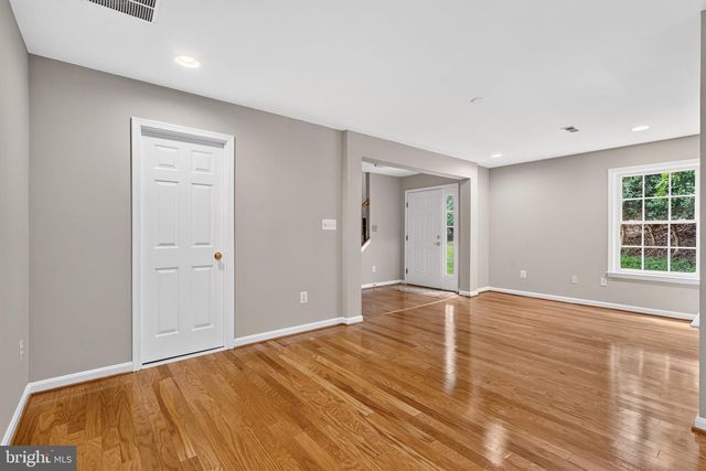 47740 WARWICKSHIRE TER, Sterling, VA 20165