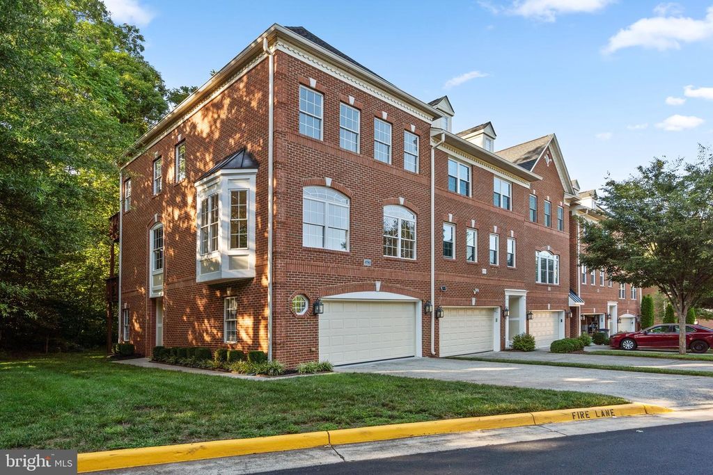 47740 WARWICKSHIRE TER, Sterling, VA 20165