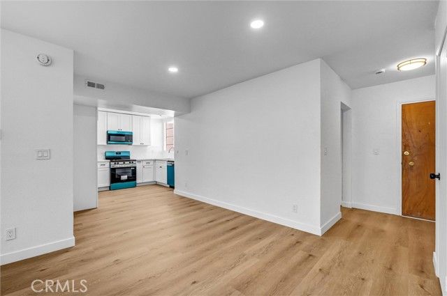 5429 Newcastle 215, Encino (los Angeles), CA 91316