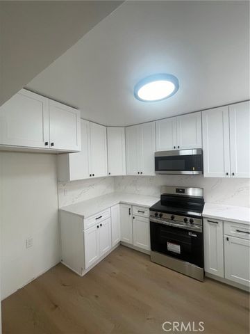 5429 Newcastle 215, Encino (los Angeles), CA 91316