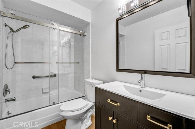 5429 Newcastle 215, Encino (los Angeles), CA 91316