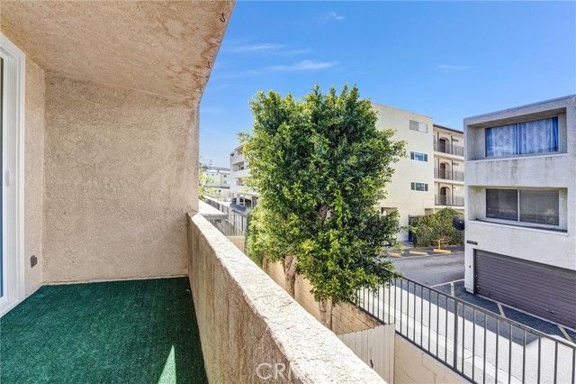 5429 Newcastle 215, Encino (los Angeles), CA 91316