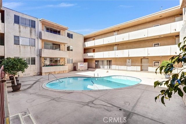 5429 Newcastle 215, Encino (los Angeles), CA 91316