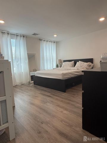 296 Oak Street, Sayreville, NJ 08879