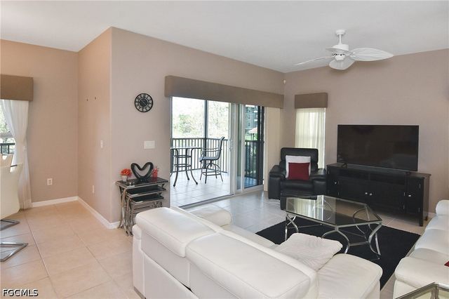 10021 Lake Cove DR 101, Fort Myers, FL 33908