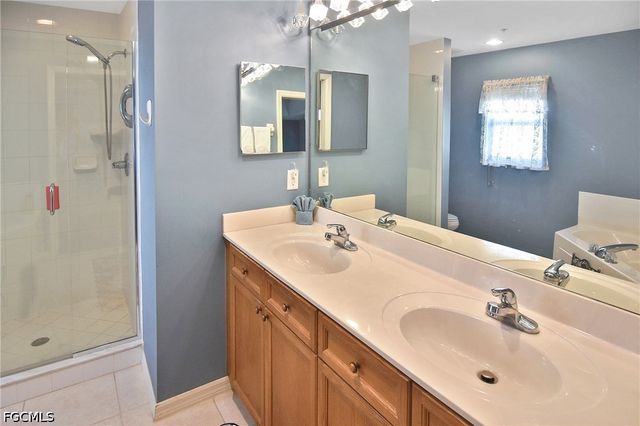 10021 Lake Cove DR 101, Fort Myers, FL 33908