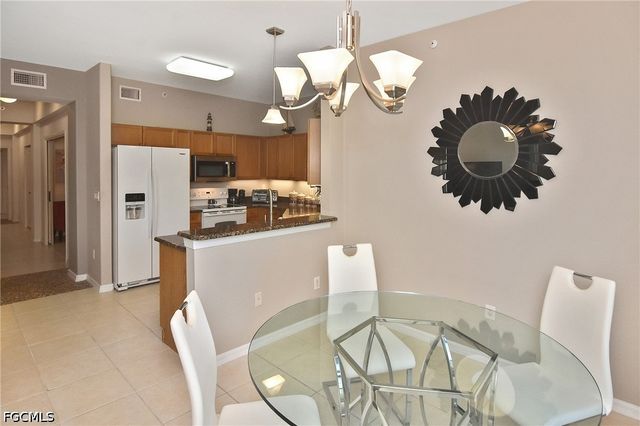 10021 Lake Cove DR 101, Fort Myers, FL 33908
