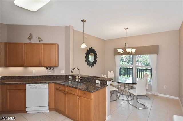 10021 Lake Cove DR 101, Fort Myers, FL 33908