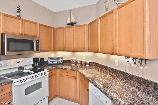 10021 Lake Cove DR 101, Fort Myers, FL 33908