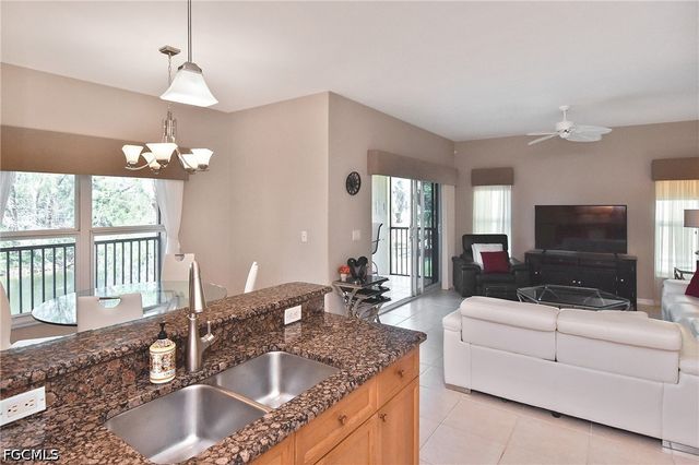 10021 Lake Cove DR 101, Fort Myers, FL 33908