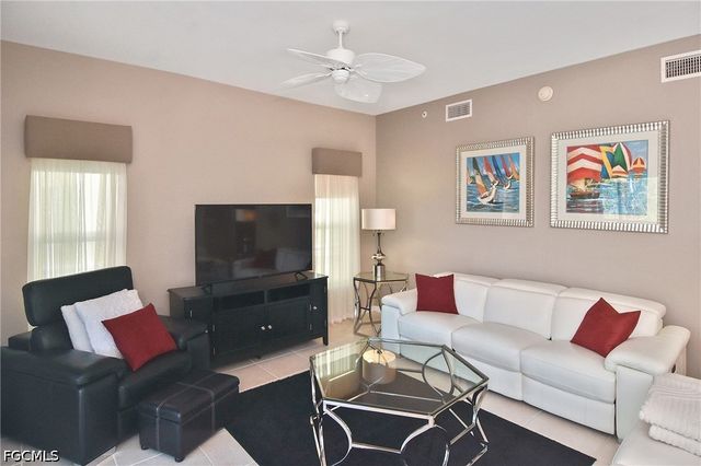 10021 Lake Cove DR 101, Fort Myers, FL 33908
