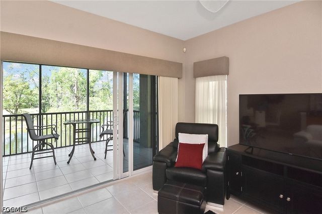10021 Lake Cove DR 101, Fort Myers, FL 33908
