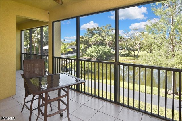 10021 Lake Cove DR 101, Fort Myers, FL 33908