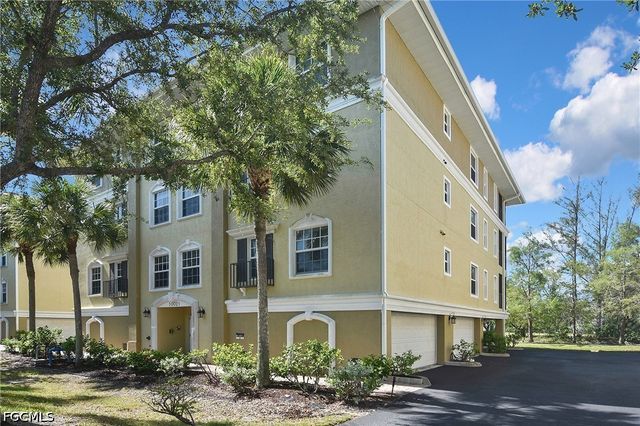 10021 Lake Cove DR 101, Fort Myers, FL 33908