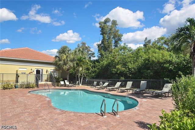 10021 Lake Cove DR 101, Fort Myers, FL 33908