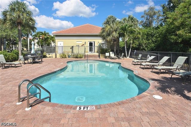 10021 Lake Cove DR 101, Fort Myers, FL 33908