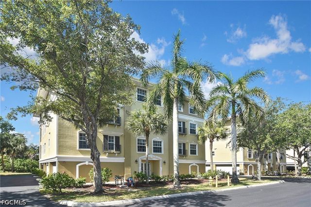 10021 Lake Cove DR 101, Fort Myers, FL 33908