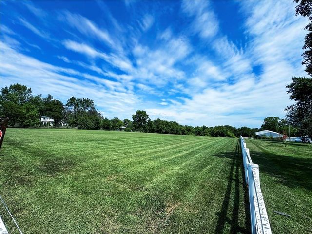 22217 S Victory Road, Spring Hill, KS 66083