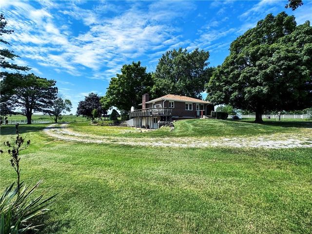 22217 S Victory Road, Spring Hill, KS 66083