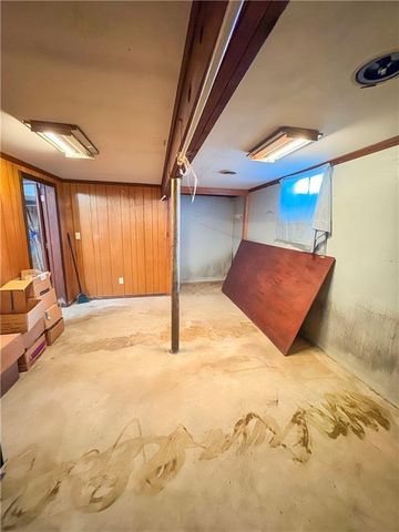 22217 S Victory Road, Spring Hill, KS 66083